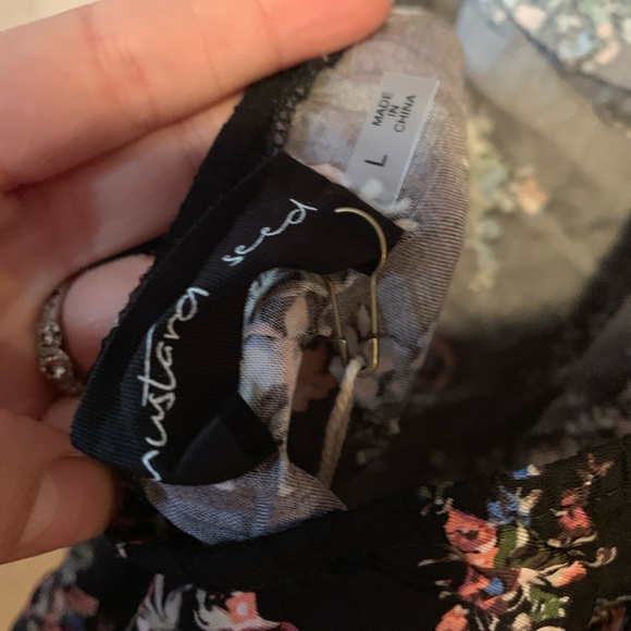 NWT halter top with open back - Picture 6 of 6